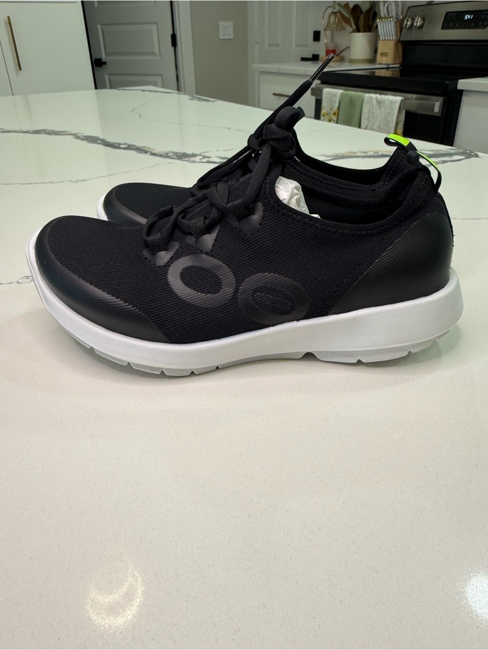 OOFOS OOmg Sport LS Women's Active Recovery Shoes Black White Size 8 W8 / EU39